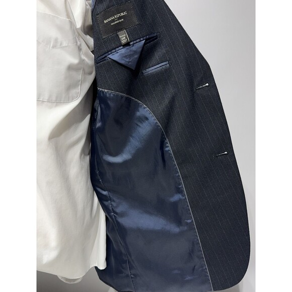 Banana Republic Navy Blue Pinstripe Blazer Tailored Slim Fit Men's Size 44R - Picture 8 of 10